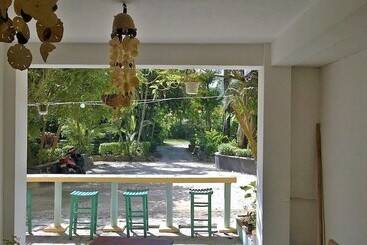تختخواب و صبحانه Casa Delfin Guest House