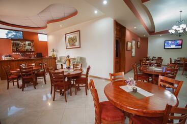 هتل Anna Inn