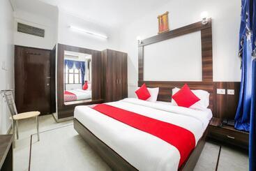 هتل Shri Sai Residency