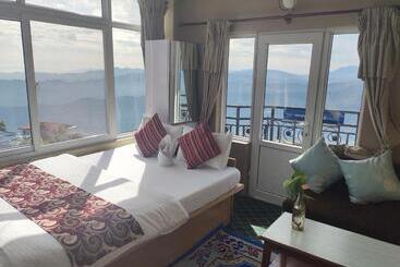 هتل High Ground Inn Sarangkot