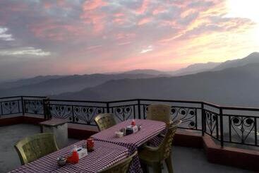 هتل High Ground Inn Sarangkot