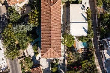 هتل Mare Monte Luxury Suites