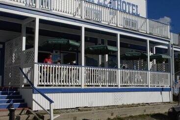 Triple J Hotel & Cabins