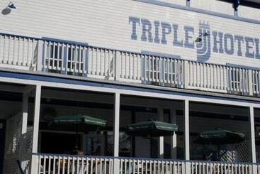 Triple J Hotel & Cabins