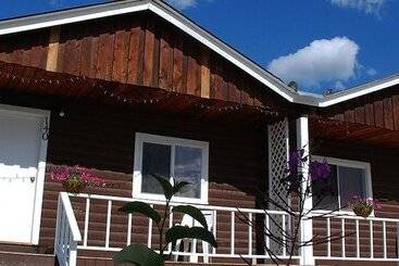 Triple J Hotel & Cabins