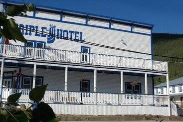 Triple J Hotel & Cabins