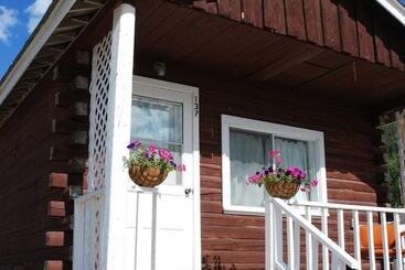 Triple J Hotel & Cabins
