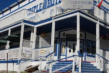 Triple J Hotel & Cabins