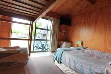 هتل Alpine-pacific Holiday Park