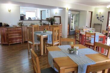 هتل Outeniqua Travel Lodge