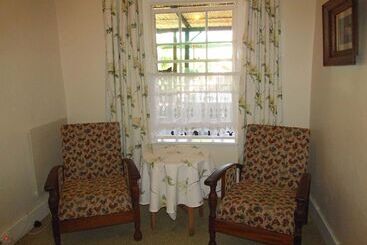 هتل Outeniqua Travel Lodge
