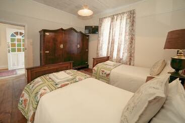 هتل Outeniqua Travel Lodge