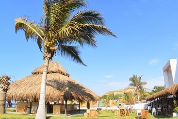 هتل Socialtel Mancora   Formerly Selina Mancora