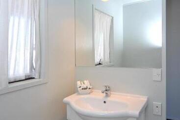 مُتل Edgewater Motor Lodge