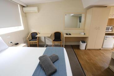 مُتل Sleepy Hill Motor Inn