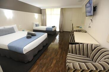 مُتل Sleepy Hill Motor Inn