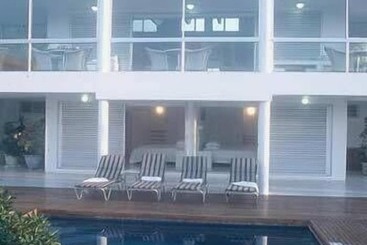 پانسیون Bosavern Guest House