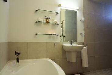 پانسیون Bosavern Guest House