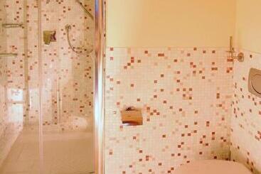 اقامتگاه Borgo Castel Savelli