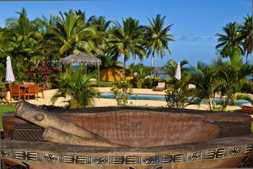 Waidroka Bay Resort