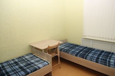 Adres Hostel