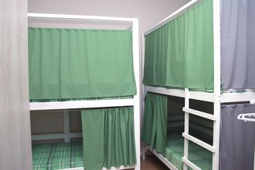 Adres Hostel