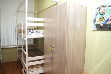 Adres Hostel