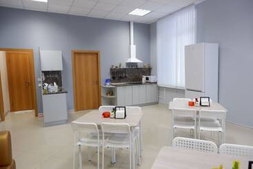 Adres Hostel