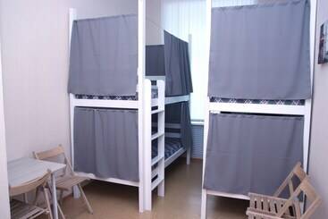 Adres Hostel
