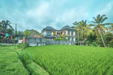 Bed and Breakfast Sanggraloka Suite