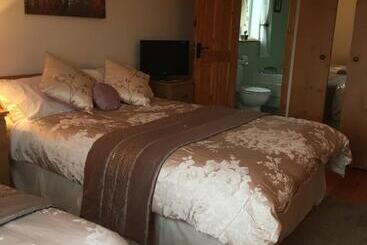 Carrick House B&b