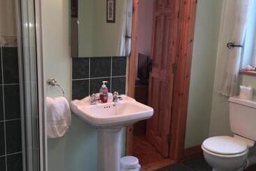 Carrick House B&b