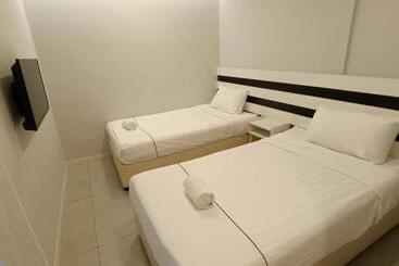 هتل Lea Guest House & Cafe Lukut