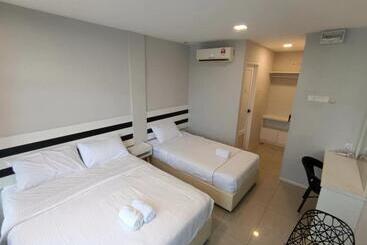 هتل Lea Guest House & Cafe Lukut