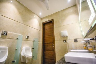 هتل Ten Square, India