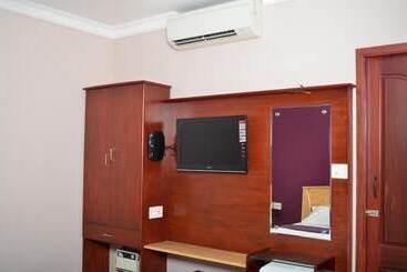 هتل The Mount Regency