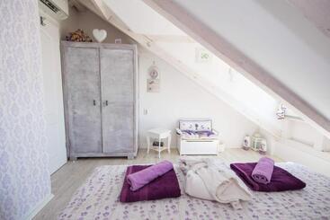 پانسیون Guest House Gugily