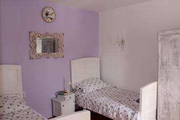 پانسیون Guest House Gugily