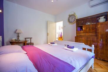 پانسیون Guest House Gugily