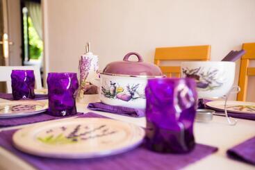 پانسیون Guest House Gugily