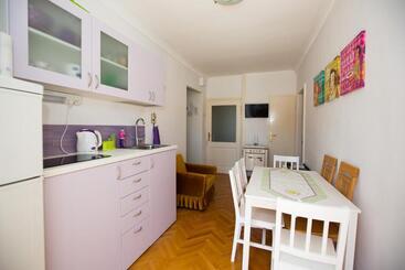 پانسیون Guest House Gugily