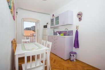 پانسیون Guest House Gugily