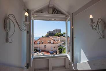 پانسیون Guest House Gugily