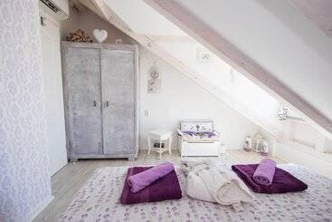 پانسیون Guest House Gugily