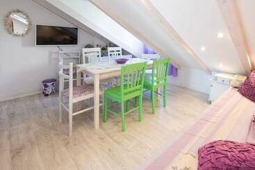 پانسیون Guest House Gugily