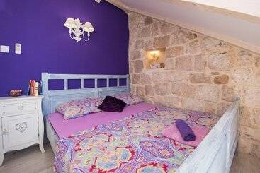 پانسیون Guest House Gugily