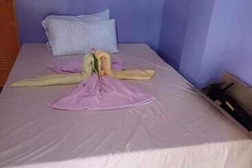 پانسیون Purple Guesthouse