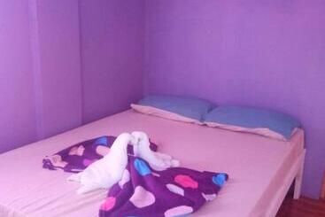 پانسیون Purple Guesthouse