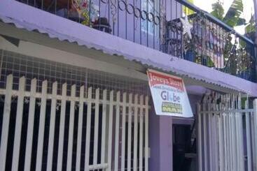 پانسیون Purple Guesthouse
