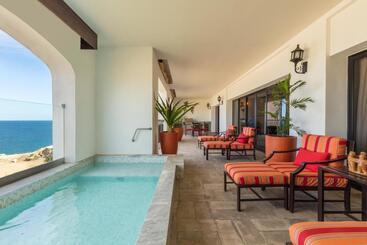 Vista Encantada Spa Resort & Residences